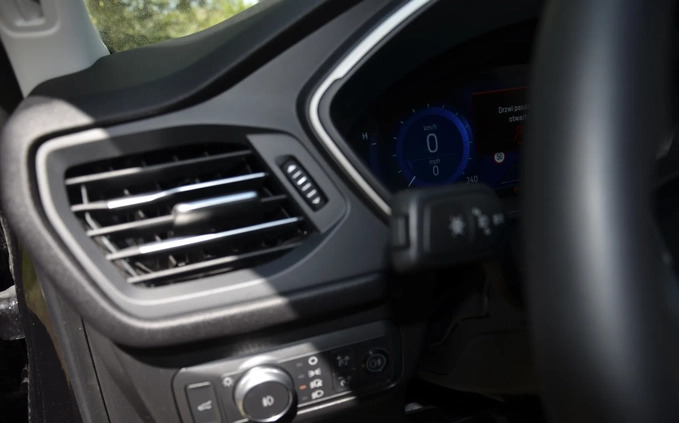 Ford Escape cena 118600 przebieg: 18400, rok produkcji 2022 z Warszawa małe 704